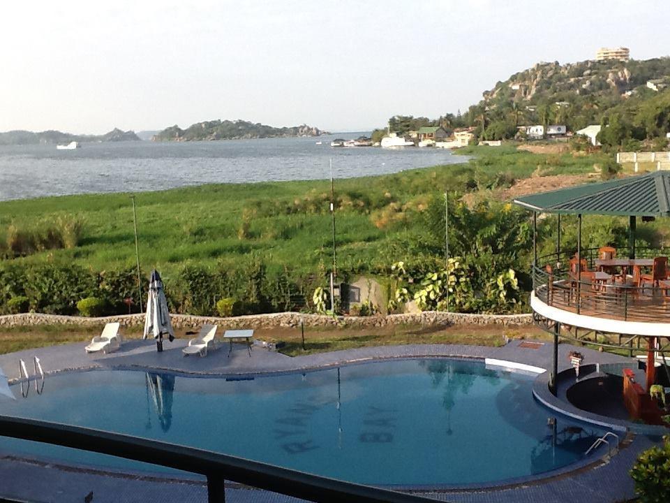 Ryan'S Bay Hotel Mwanza Exterior photo